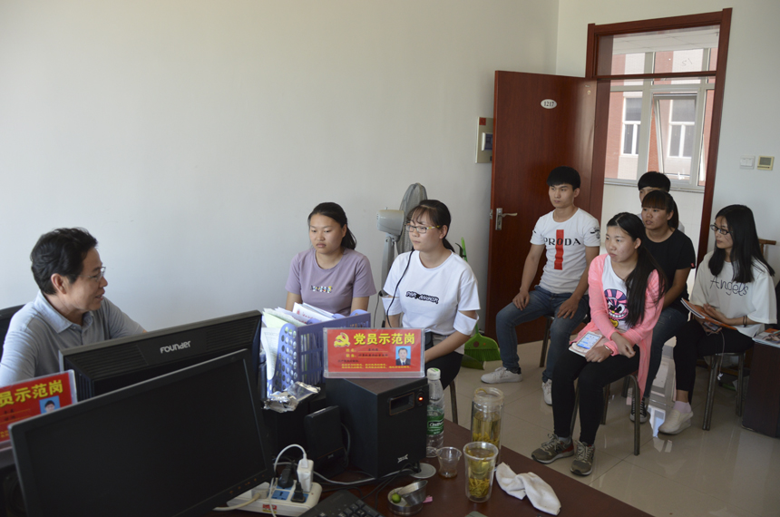 座谈会2.jpg